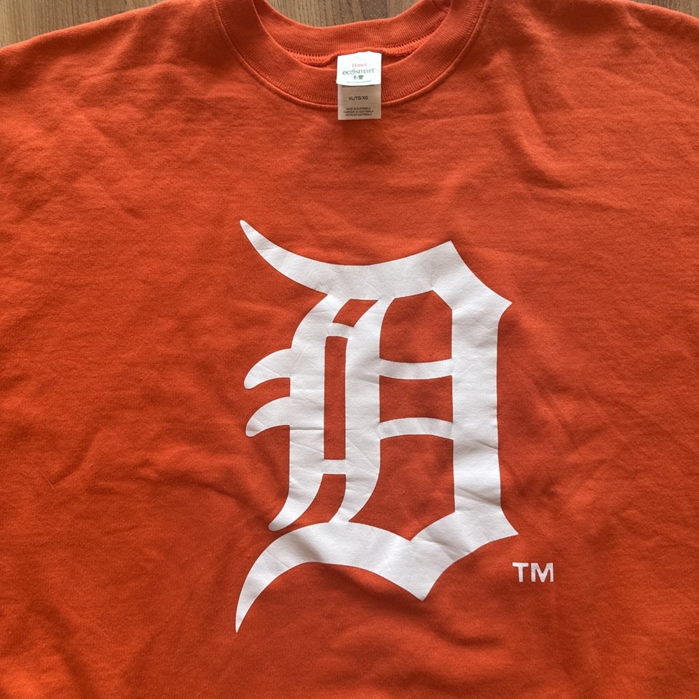 DETROIT TIGERS Crewneck Sweatshirt Orange Old English D XL - Picture 2 of 5